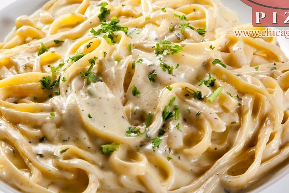 Fettuccine Alfredo - Catering Tray