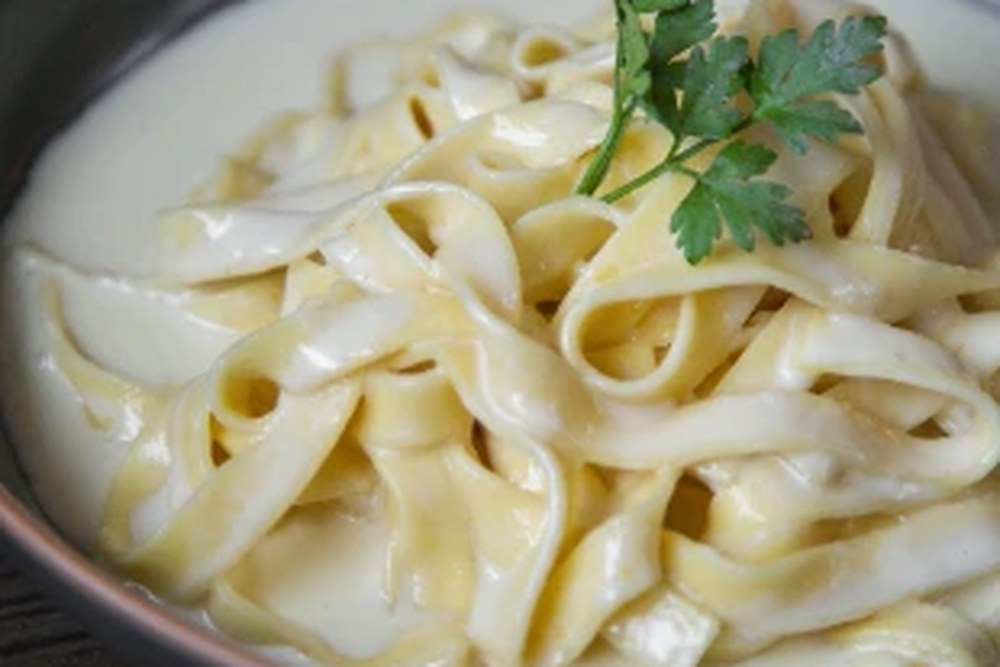 Fettuccine Alfredo